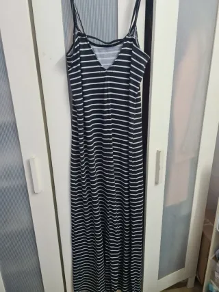 Vestido largo y chaqueta vaquera