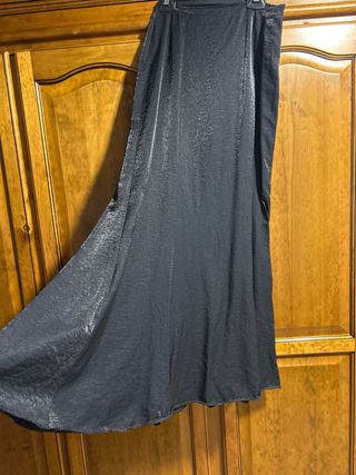 Falda larga negra brillante