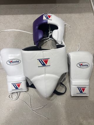 Set Boxeo Winning Guantes, casco y coquilla