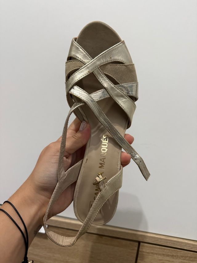 Sandalias Cana Marques Beige y Doradas