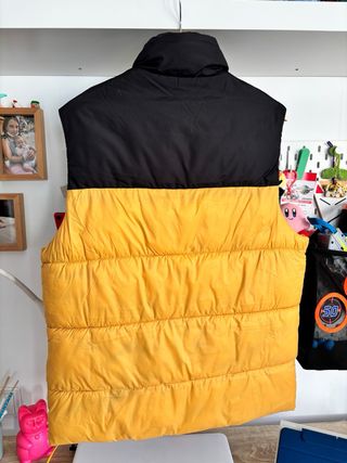 Chaleco Jack & Jones Negro y Amarillo