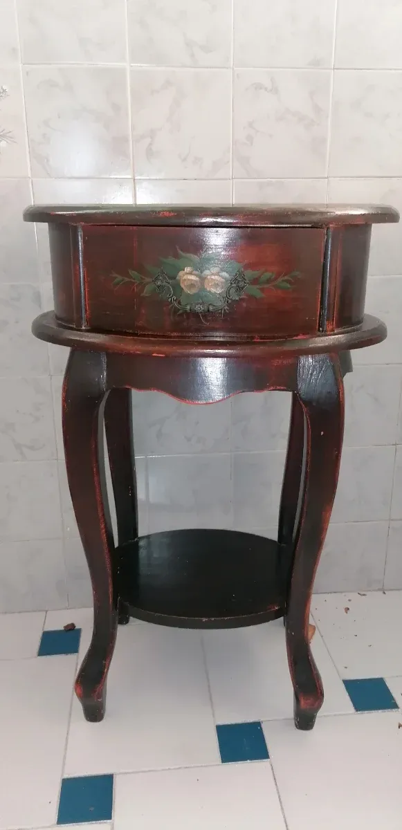 Mesita de noche de madera