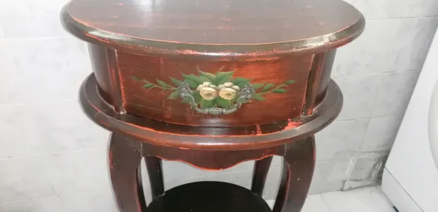 Mesita de noche de madera