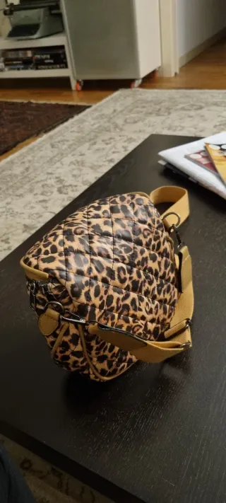 Borsa a tracolla leopardata trapuntata