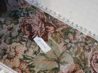 Centrino floreale con bordo