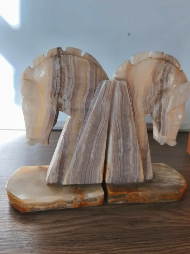 Sujetalibros de Ónice