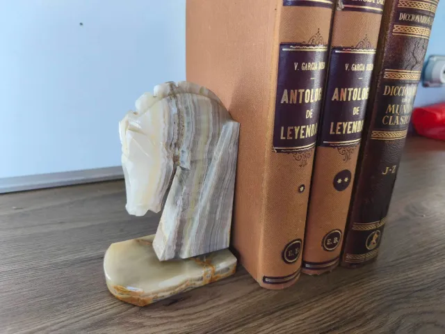 Sujetalibros de Ónice