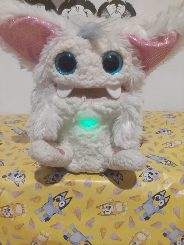 Muñeco Rizmo Interactivo Blanco