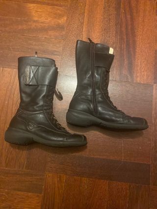 Stivali in pelle marrone donna