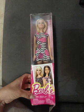 Barbie con vestito floreale