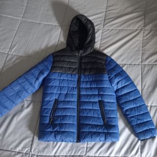 Cazadora infantil con capucha. 158cm