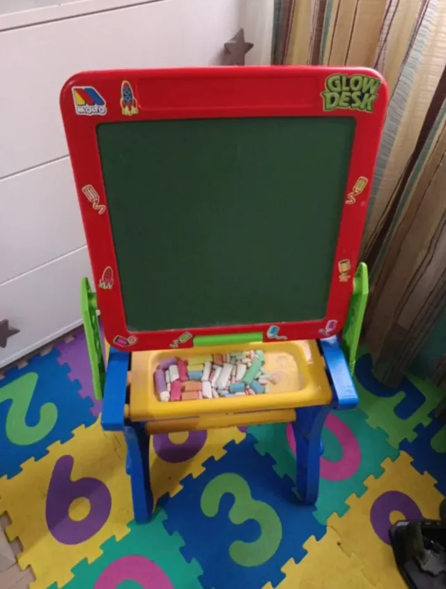 Pupitre infantil magnético "Molto" +3 años