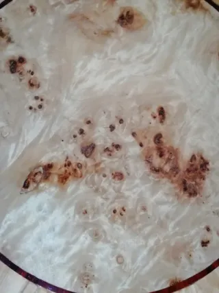 Tavolino artigianale intarsiato a mano