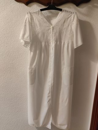 Conjunto bata y camisón encaje