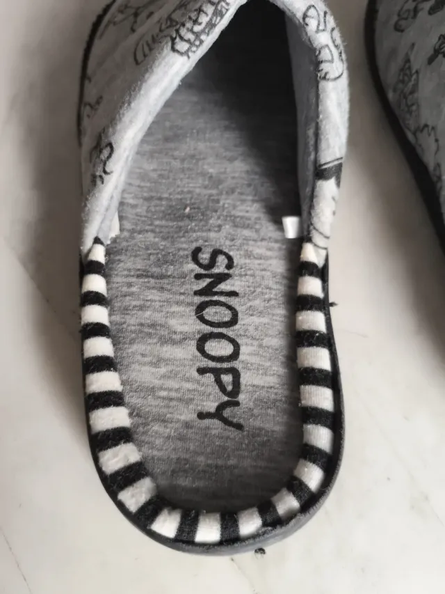 Zapatillas de casa Snoopy grises