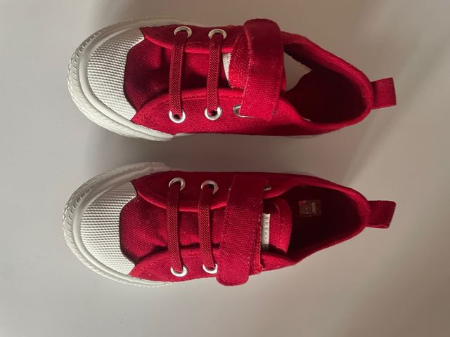 Zapatillas Levi's rojas talla 26