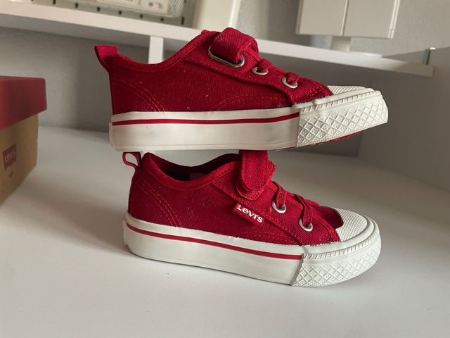 Zapatillas Levi's rojas talla 26