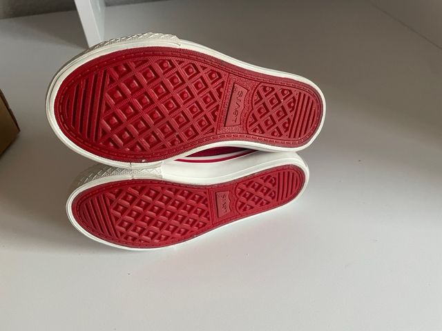 Zapatillas Levi's rojas talla 26