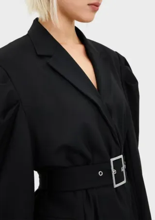 Blazer negro con cinturón Talla XS