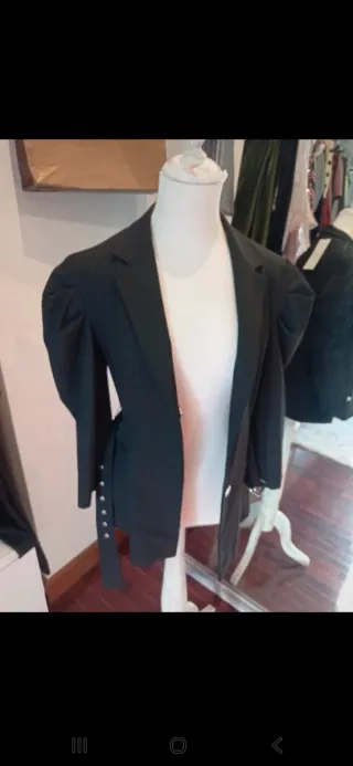 Blazer negro con cinturón Talla XS