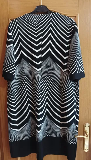 Vestido XXL estampado geométrico