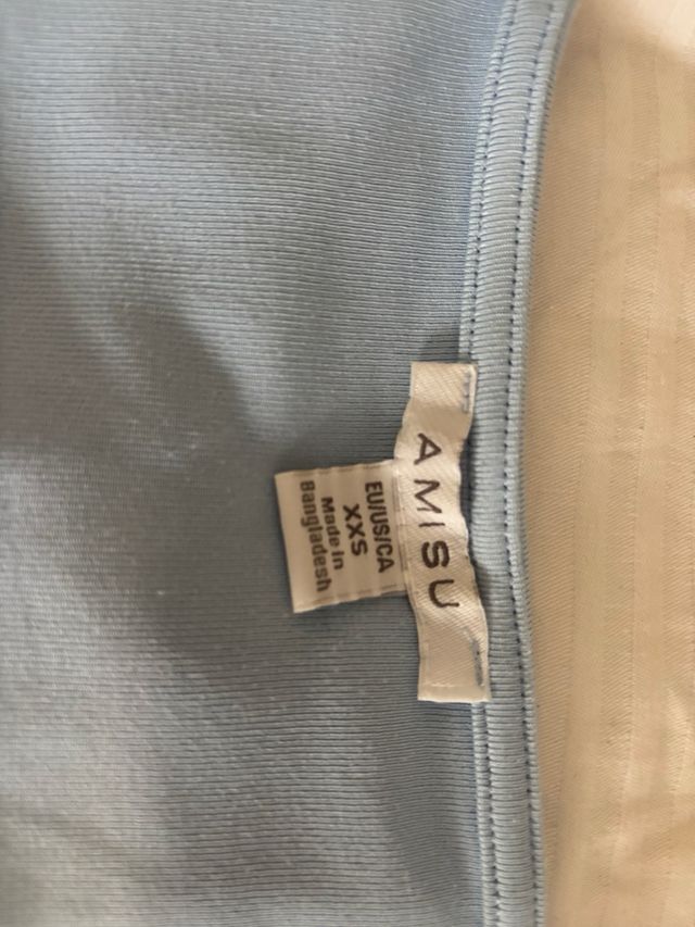 Top escotado cuadrado azul AMISU Talla S