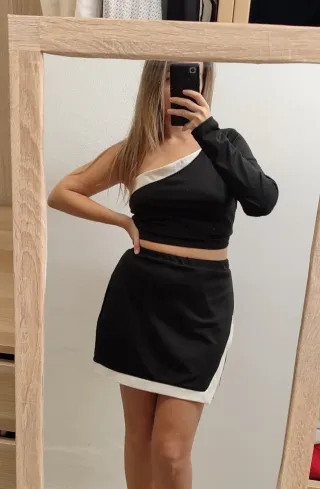 Conjunto NUEVO Shein – Falda + Camiseta Talla L