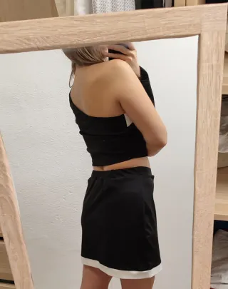 Conjunto NUEVO Shein – Falda + Camiseta Talla L