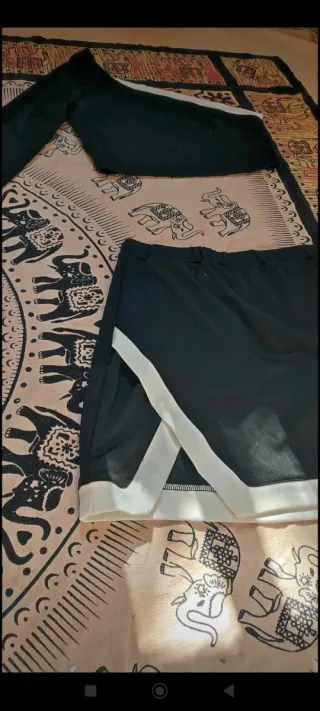 Conjunto NUEVO Shein – Falda + Camiseta Talla L