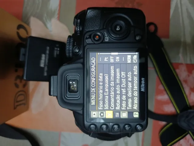 Câmera Nikon D3100 + Acessórios