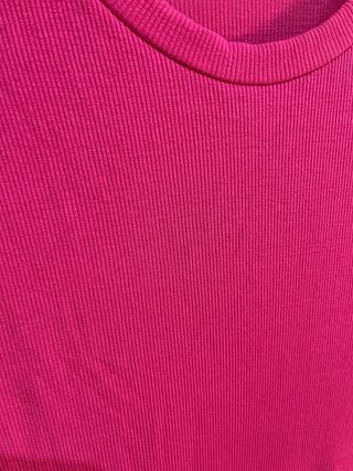 Vestido midi rosa ajustado canalé talla S M nuevo