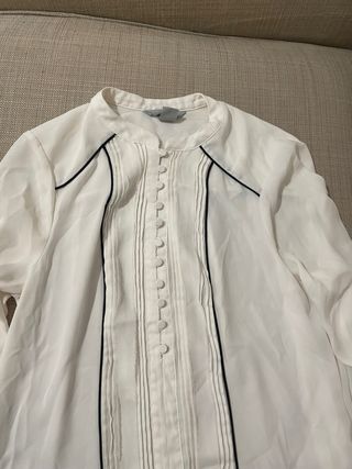 Camisa Zara blanca con detalles