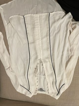 Camisa Zara blanca con detalles