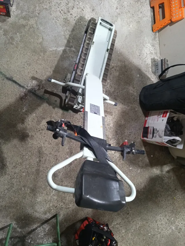 Aparato para subir silla de ruedas por escalera