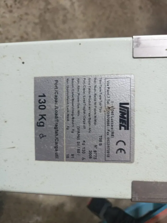 Aparato para subir silla de ruedas por escalera