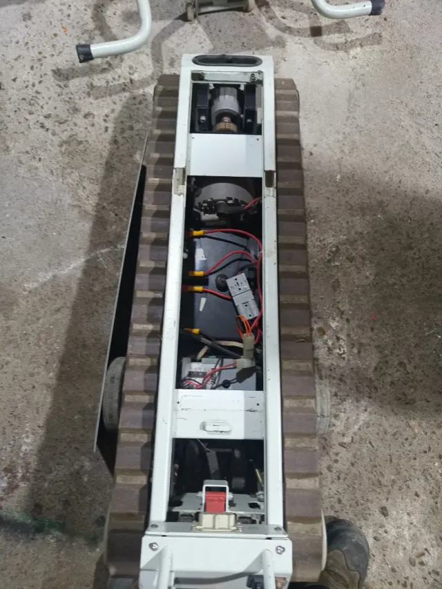 Aparato para subir silla de ruedas por escalera