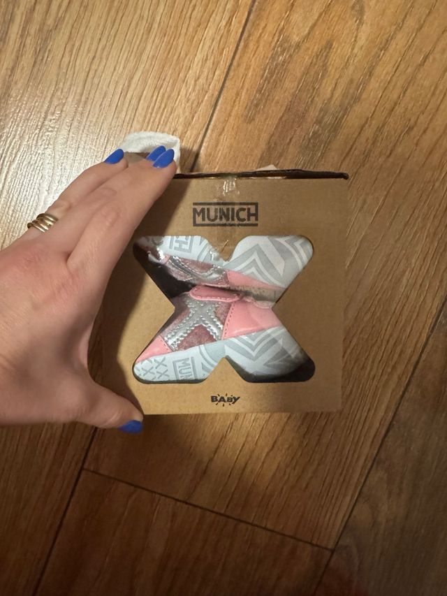 Zapatos bebé Munich nuevos Talla 18