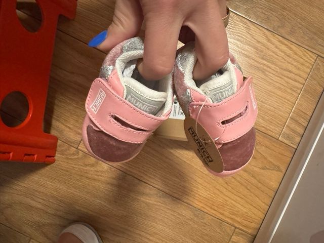 Zapatos bebé Munich nuevos Talla 18