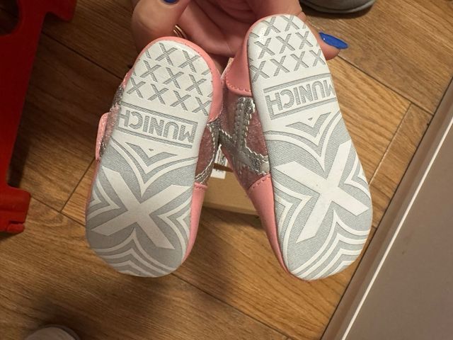 Zapatos bebé Munich nuevos Talla 18