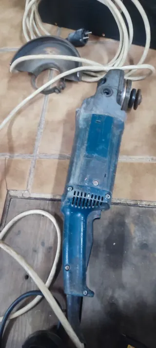 Amoladora Bosch GWS 850 Radial