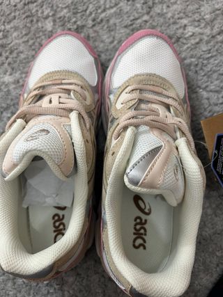 Asics Gel NYC Talla 40 Rosa, Beige y Blanco