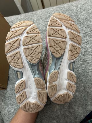 Asics Gel NYC Talla 40 Rosa, Beige y Blanco