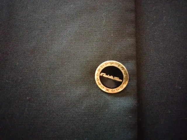 Americana negra de Emidio Tucci. (El Corte Inglés)