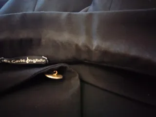 Americana negra de Emidio Tucci. (El Corte Inglés)