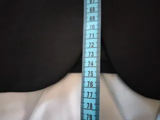 Americana negra de Emidio Tucci. (El Corte Inglés)