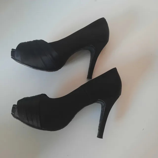 Zapatos de tacón negros talla 35
