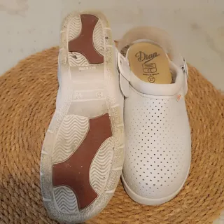 Zuecos Dian piel blancos talla 37