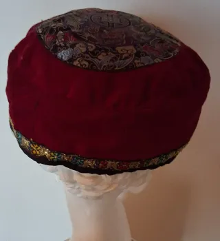 Copricapo cinese velluto bordato oro