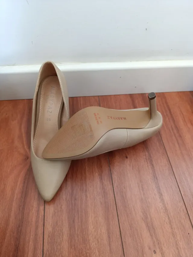 Zapatos de tacón beige MARYPAZ talla 35