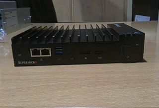 Supermicro E101-60 i3-7100U 8GB DDR4 240GB SSD